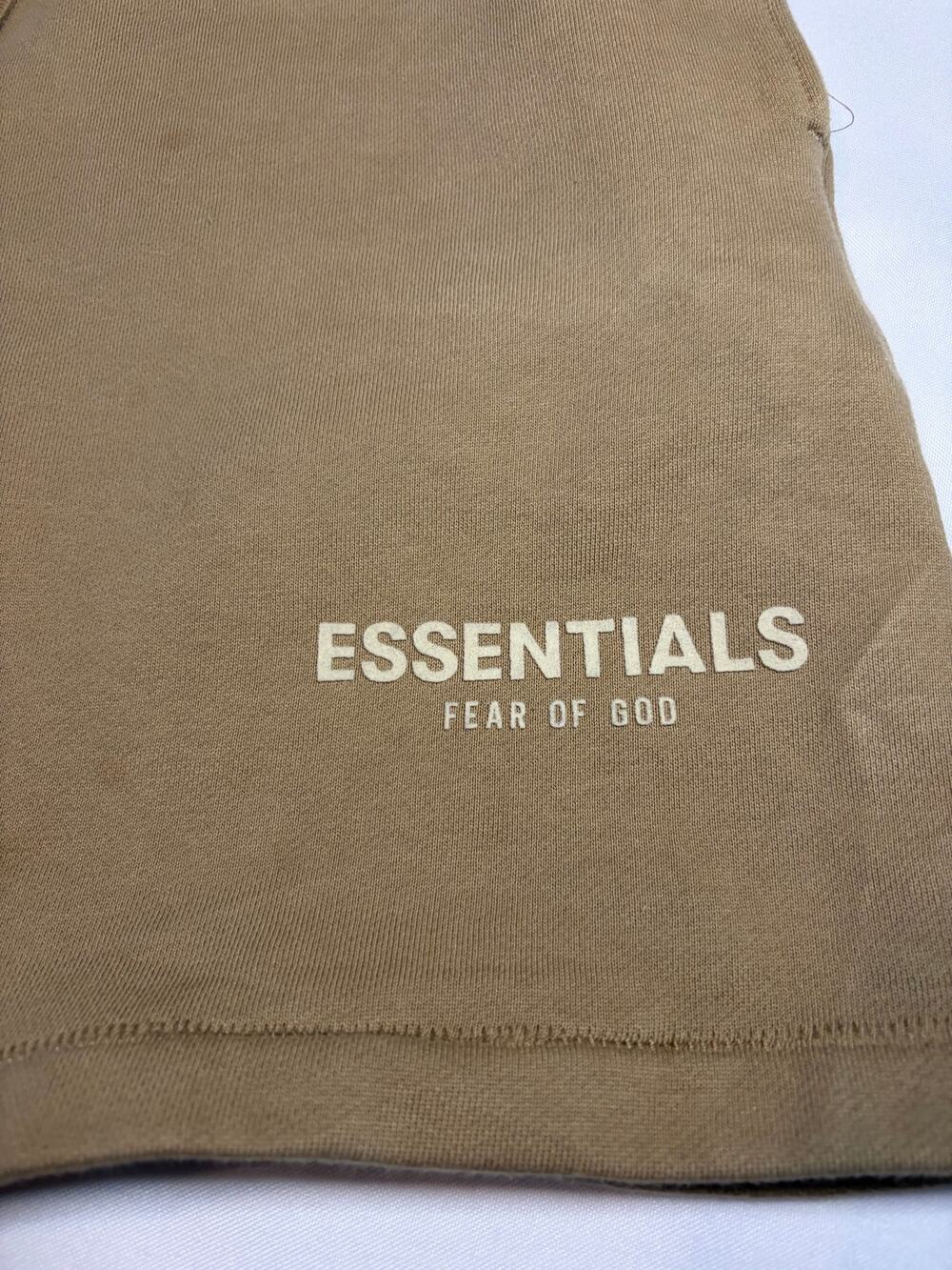 Fear of God ESSENTIALS Fleece Sweat Shorts Tan Taupe Logo Men’s Med